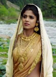 Satyavati as Queen of Hastinapura